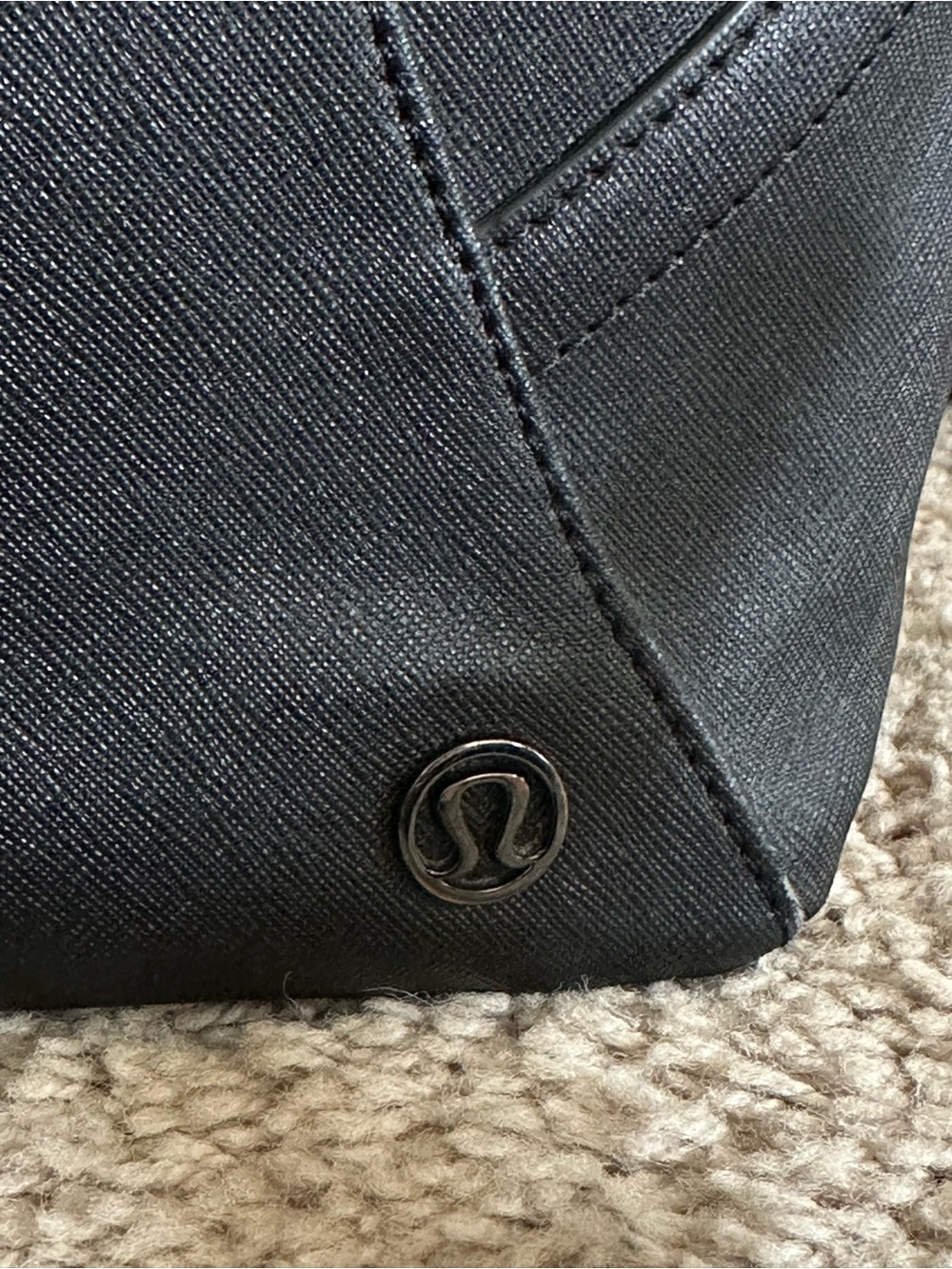 Lululemon All Day Tote Black Crossbody Bag with Strap - Picture 3 of 10